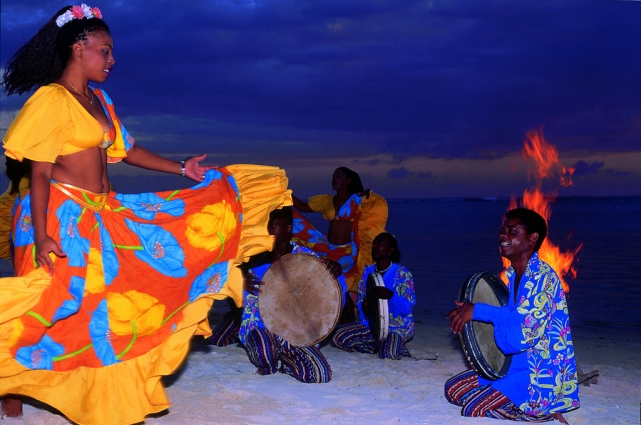 Танцы на пляже в Маврикии
